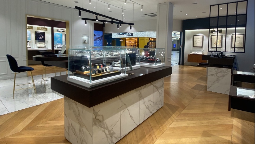 Magasin Galeries Lafayette Royal Quartz - CDG Terminal 2E HALL L - Le Mesnil-Amelot (77990) Visuel 3